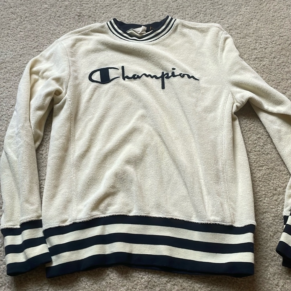 Vintage Champions pull over